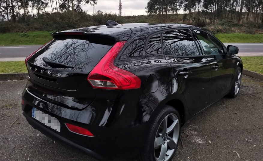 VOLVO V40 V40 2.0 D2 Kinetic