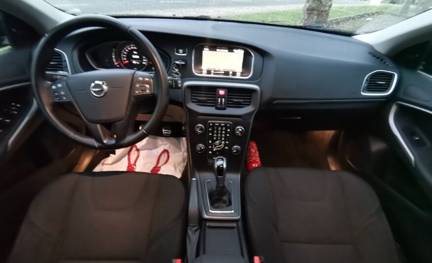 VOLVO V40 V40 2.0 D2 Kinetic