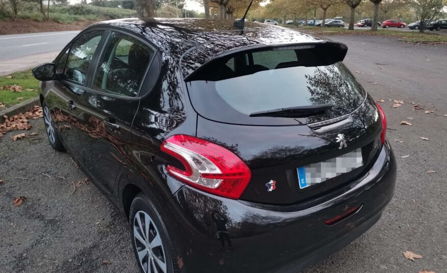 PEUGEOT 208 STYLE 1.4 HDi 68