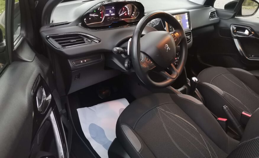 PEUGEOT 208 STYLE 1.4 HDi 68