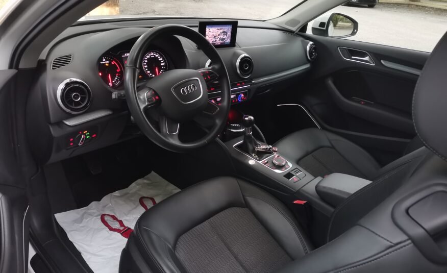AUDI A3 2.0 TDI Ambiente Edicion especial