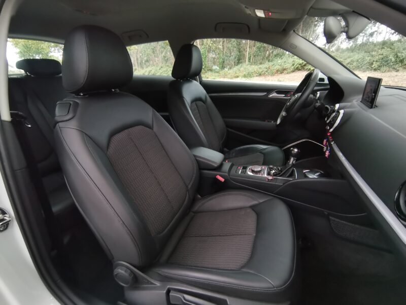 AUDI A3 2.0 TDI Ambiente Edicion especial