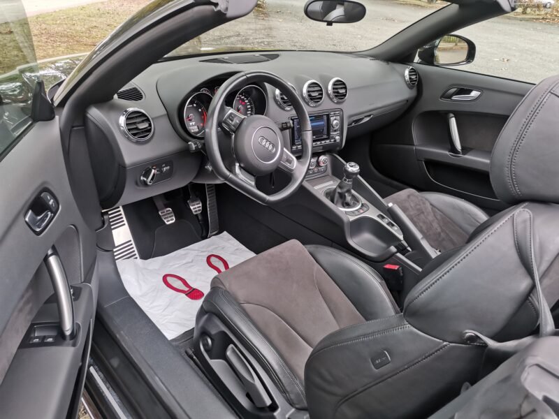 AUDI TT Roadster 1.8 TFSI S line edition