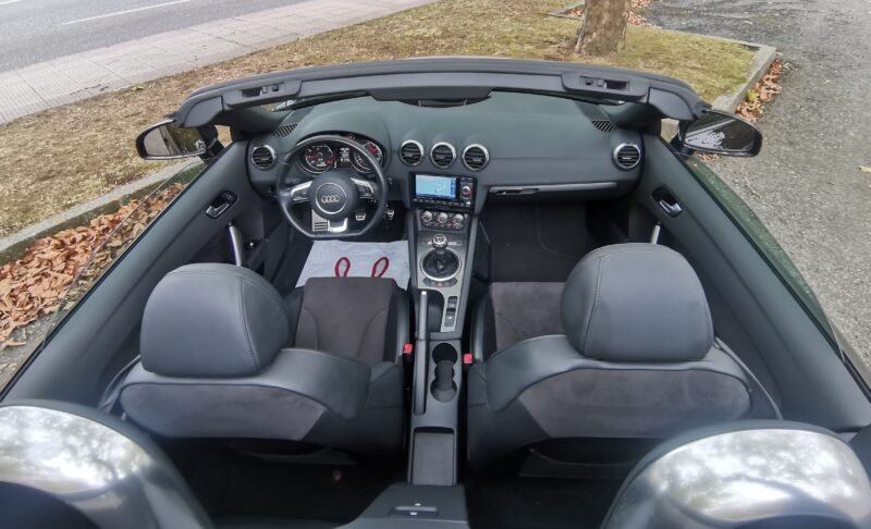 AUDI TT Roadster 1.8 TFSI S line edition