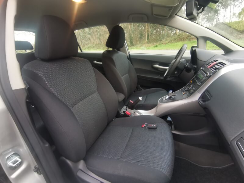 TOYOTA AURIS Hybrid Advance