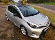TOYOTA YARIS Hybrid Advance