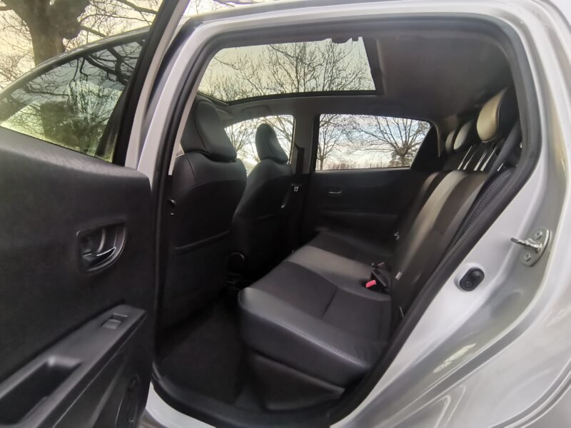 TOYOTA YARIS Hybrid Advance