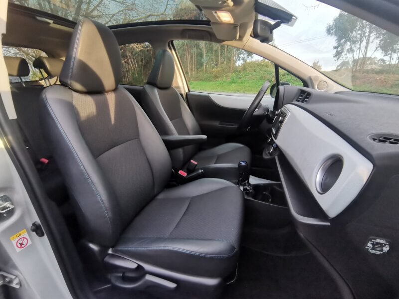 TOYOTA YARIS Hybrid Advance