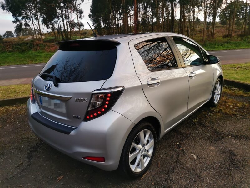 TOYOTA YARIS Hybrid Advance