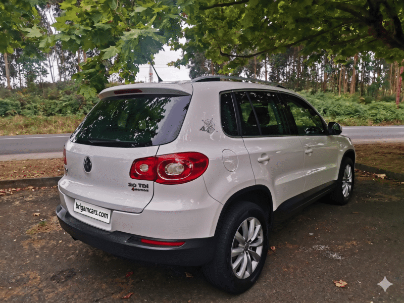 VOLKSWAGEN TIGUAN 2.0 TDI 140 4M Tiptronic Track Avenue