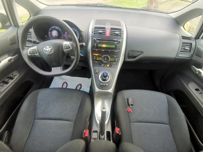 TOYOTA AURIS Hybrid Advance