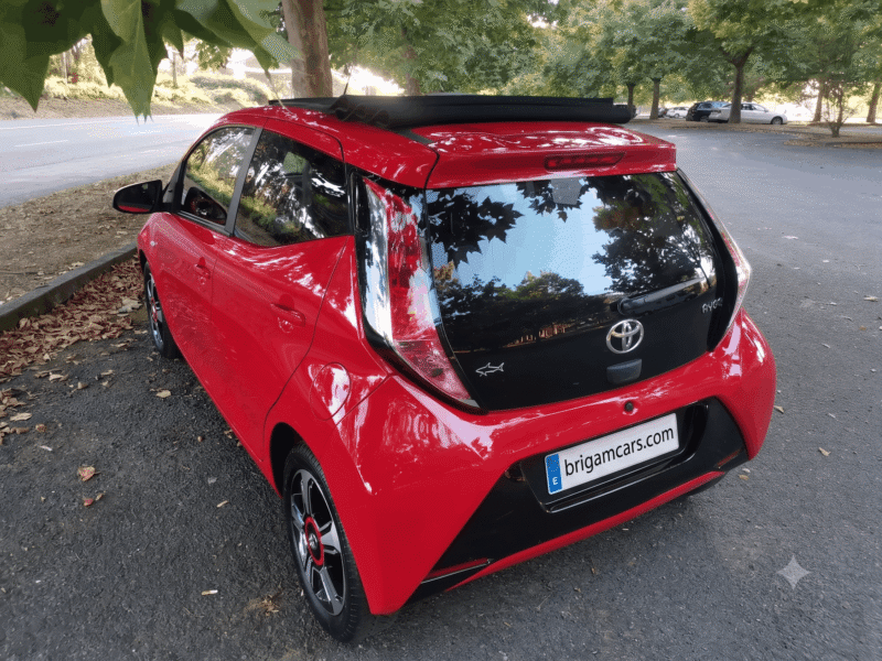 TOYOTA AYGO 1.0 70 xplay business