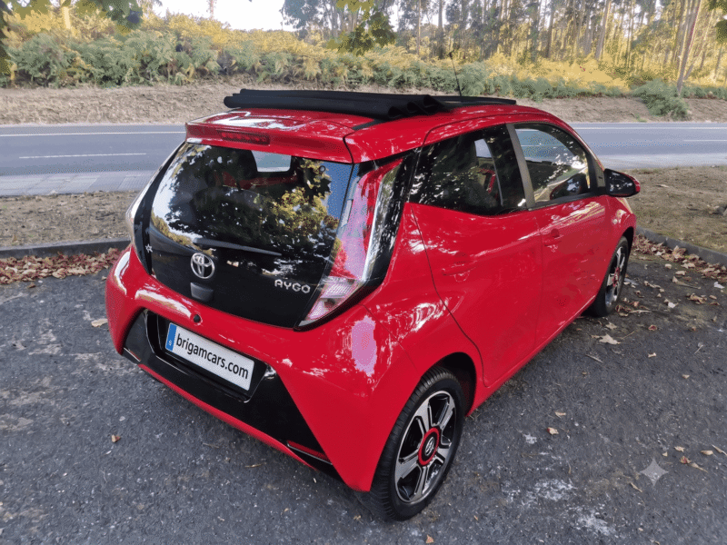 TOYOTA AYGO 1.0 70 xplay business