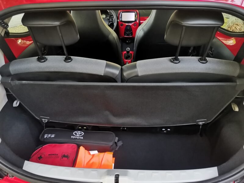 TOYOTA AYGO 1.0 70 xplay business