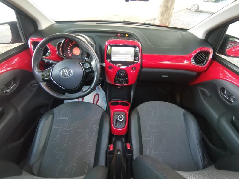 TOYOTA AYGO 1.0 70 xplay business